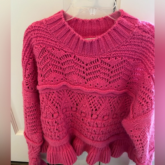 Design History Sweaters - NWT hot pink Design History cropped chunky sweater size M